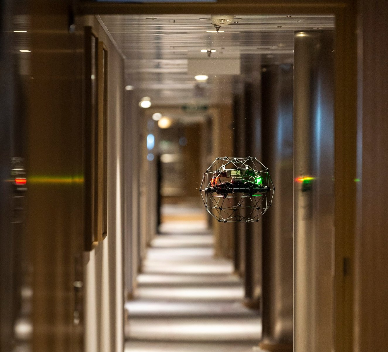 marseilles-indoor-drone-boat-inspection