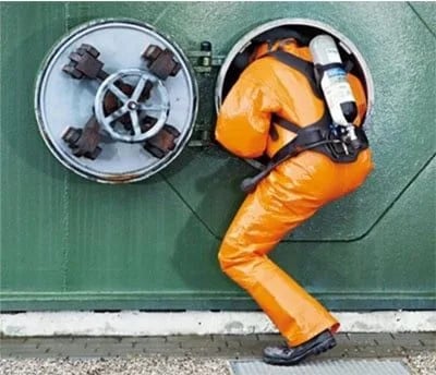 confined space entry image_man entering manhole