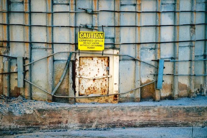 confined-space-sign