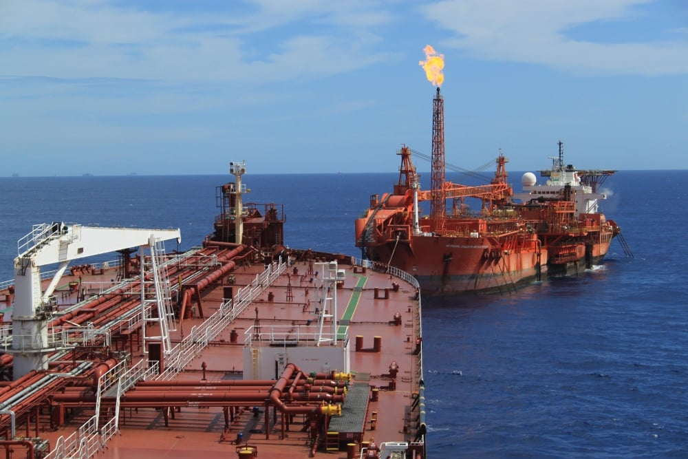 oil-tanker-drone-inspection-2