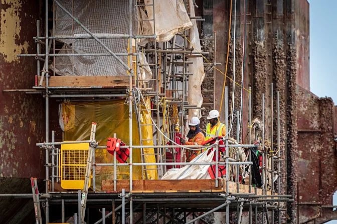 scaffolding-workers