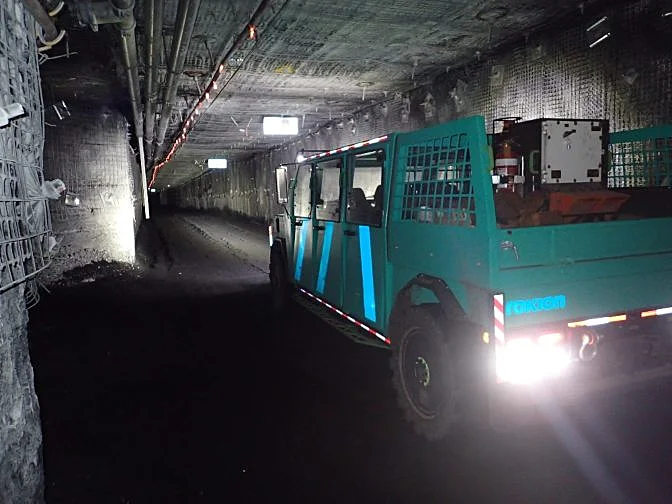 mining-tools-personnel-vehicles